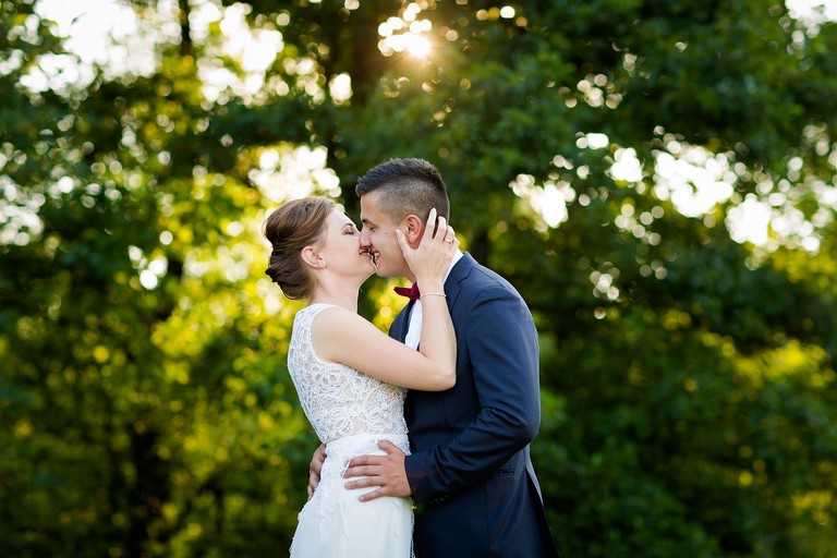 zdjecia slubne zywiec, romantyczny plener slubny, fotograf slubny bielsko, plener slubny w lesie slask, sesja slubna w lesie slask, plener slubny las slask, sesja slubna nad jeziorem slask, fotografia slubna slask, zdjecia slubne slask, fotografia slubna katowice, zdjecia slubne katowice, romantyczna sesja slubna slask, zdjecia slubne bielsko, fotografia slubna bielsko, oryginalny plener slubny, oryginalna sesja slubna, www.magiaobrazu.com, Anna i Jacek Bieniek,