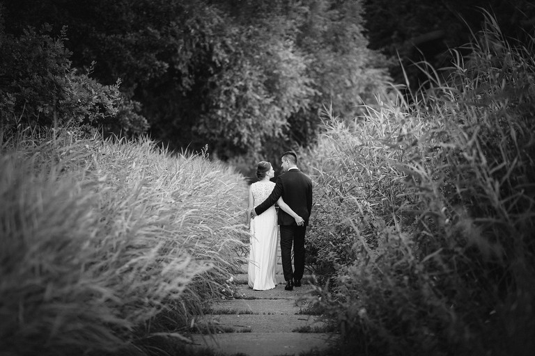 zdjecia slubne zywiec, romantyczny plener slubny, fotograf slubny bielsko, plener slubny w lesie slask, sesja slubna w lesie slask, plener slubny las slask, sesja slubna nad jeziorem slask, fotografia slubna slask, zdjecia slubne slask, fotografia slubna katowice, zdjecia slubne katowice, romantyczna sesja slubna slask, zdjecia slubne bielsko, fotografia slubna bielsko, oryginalny plener slubny, oryginalna sesja slubna, www.magiaobrazu.com, Anna i Jacek Bieniek,