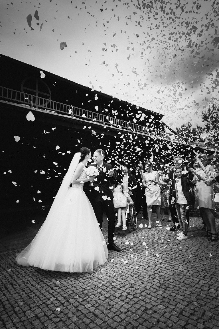 fotografia slubna tychy, zdjecia slubne tychy, wesele w hucie paprockiej, wesele huta paprocka tychy, fotograf slubny tychy, fotograf na wesele tychy, zdjecia slubne jastrzebie, fotografia slubna jastrzebie, fotograf slubny zory, zdjecia slubne zory, fotografia slubna katowice, zdjecia slubne katowice, fotograf slubny slask, slub w kosciele w tychach, fotografia slubna, zdjecia slubne bielsko, fotograf slubny bielsko, fotograf slubny cieszyn, fotografia slubna cieszyn, www.magiaobrazu.com, zdjecia slubne bielsko, fotografia slubna slask, zdjecia slubne zywiec, zdjecia slubne cieszyn, dwoch fotografow na slub, zdjecia slubne slask,