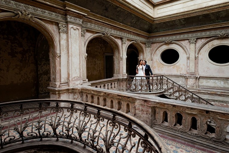 sesja slubna w palacu, plener slubny krowiarki, plener slubny w palacu w krowiarkach, sesja slubna krowiarki, klimatyczna sesja slubna w opuszczonym palacu krowiarki, fotografia slubna zory, zdjecia slubne zory, fotografia slubna rybnik, zdjecia slubne rybnik, fotograf slubny rybnik, zdjecia slubne jastrzebie, fotograf slubny jastrzebie zdroj, www.magiaobrazu.com, fotografia slubna, romantyczna sesja slubna, fotografia subna, fotograf slubny Krakow, fotografowie slubni, fotograf slask,dwoch fotografow na slub, Anna i Jacek Bieniek, zdjecia slubne slask,