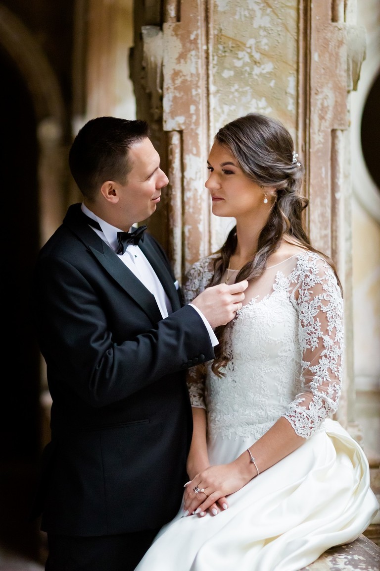 sesja slubna w palacu, plener slubny krowiarki, plener slubny w palacu w krowiarkach, sesja slubna krowiarki, klimatyczna sesja slubna w opuszczonym palacu krowiarki, fotografia slubna zory, zdjecia slubne zory, fotografia slubna rybnik, zdjecia slubne rybnik, fotograf slubny rybnik, zdjecia slubne jastrzebie, fotograf slubny jastrzebie zdroj, www.magiaobrazu.com, fotografia slubna, romantyczna sesja slubna, fotografia subna, fotograf slubny Krakow, fotografowie slubni, fotograf slask,dwoch fotografow na slub, Anna i Jacek Bieniek, zdjecia slubne slask,