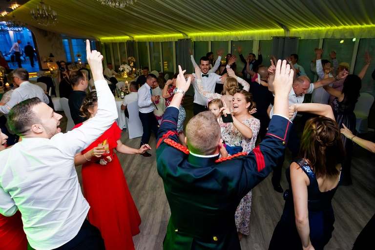 fotografia slubna szczyrk, zdjecia slubne szczyrk, slub w kosciele na gorce w szczyrku, wesele w hotelu alpin szczyrk, hotel alpin szczyrk, kosciol na gorce szczyrk, wesele w alpinie, fotograf slubny zakopane, zdjecia slubne zakopane, fotografia slubna zakopane, zdjecia slubne bielsko, fotograf slubny bielsko, fotografia slubna cieszyn, www.magiaobrazu.com, zdjecia slubne bielsko, fotografia slubna slask, zdjecia slubne zywiec, zdjecia slubne cieszyn, dwoch fotografow na slub, zdjecia slubne slask,