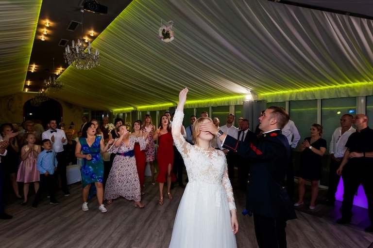 fotografia slubna szczyrk, zdjecia slubne szczyrk, slub w kosciele na gorce w szczyrku, wesele w hotelu alpin szczyrk, hotel alpin szczyrk, kosciol na gorce szczyrk, wesele w alpinie, fotograf slubny zakopane, zdjecia slubne zakopane, fotografia slubna zakopane, zdjecia slubne bielsko, fotograf slubny bielsko, fotografia slubna cieszyn, www.magiaobrazu.com, zdjecia slubne bielsko, fotografia slubna slask, zdjecia slubne zywiec, zdjecia slubne cieszyn, dwoch fotografow na slub, zdjecia slubne slask,