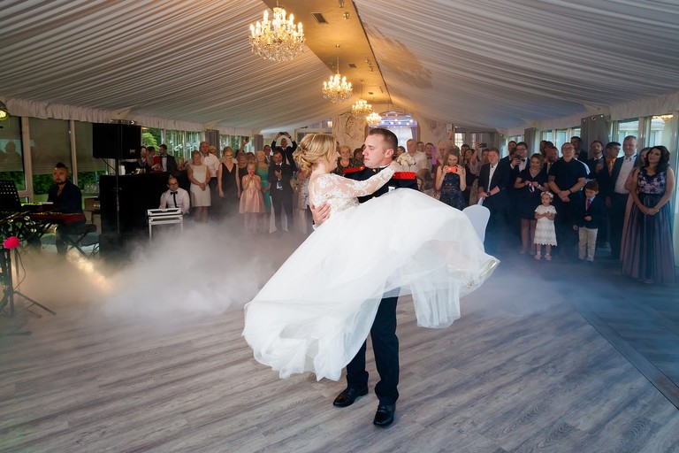 fotografia slubna szczyrk, zdjecia slubne szczyrk, slub w kosciele na gorce w szczyrku, wesele w hotelu alpin szczyrk, hotel alpin szczyrk, kosciol na gorce szczyrk, wesele w alpinie, fotograf slubny zakopane, zdjecia slubne zakopane, fotografia slubna zakopane, zdjecia slubne bielsko, fotograf slubny bielsko, fotografia slubna cieszyn, www.magiaobrazu.com, zdjecia slubne bielsko, fotografia slubna slask, zdjecia slubne zywiec, zdjecia slubne cieszyn, dwoch fotografow na slub, zdjecia slubne slask,