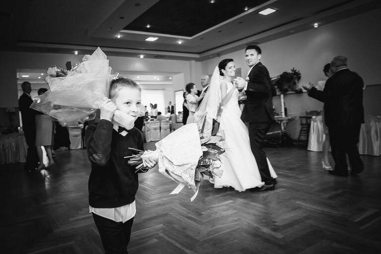 fotografia slubna slask, zdjecia slubne bielsko, fotograf slubny bielsko, zdjecia slubne slask, wesele w osp ligota, slub w kosciele sw barbary w czechowicach, zdjecia slubne katowice, dwoch fotografow na slub, fotografia slubna krakow, zdjecia slubne pszczyna, fotograf slubny slask