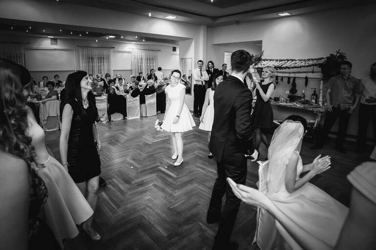 fotografia slubna slask, zdjecia slubne bielsko, fotograf slubny bielsko, zdjecia slubne slask, wesele w osp ligota, slub w kosciele sw barbary w czechowicach, zdjecia slubne katowice, dwoch fotografow na slub, fotografia slubna krakow, zdjecia slubne pszczyna, fotograf slubny slask