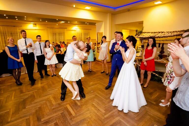 fotografia slubna slask, zdjecia slubne bielsko, fotograf slubny bielsko, zdjecia slubne slask, wesele w osp ligota, slub w kosciele sw barbary w czechowicach, zdjecia slubne katowice, dwoch fotografow na slub, fotografia slubna krakow, zdjecia slubne pszczyna, fotograf slubny slask