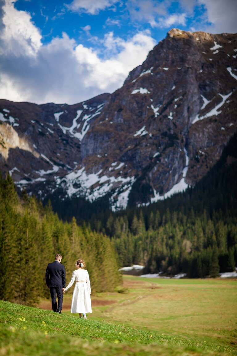 www.magiaobrazu.com, plener slubny w Tatrach, sesja ślubna tatrzanskie doliny; slub w koscielisku, karczma szymaszkowa zakopane, wesele w karczmie szymaszkowa zakopane; fotografia ślubna Tatry, tatrzanski plener slubny, sesja slubna w gorach, plener slubny w gorach, fotografia ślubna, fotograf ślubny Kraków, fotografowie ślubni, fotograf małopolska,dwóch fotografów na ślub; Anna i Jacek Bieniek; zdjęcia ślubne śląsk; sesja slubna na polanie