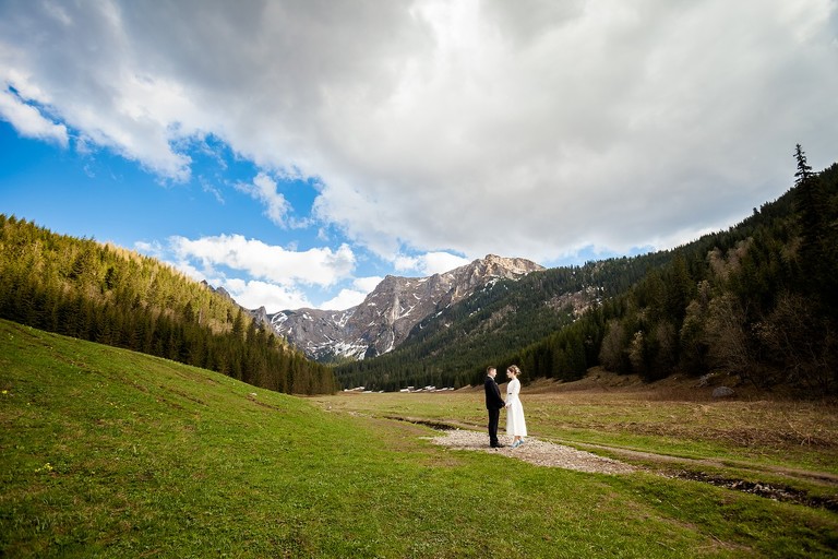 www.magiaobrazu.com, plener slubny w Tatrach, sesja ślubna tatrzanskie doliny; slub w koscielisku, karczma szymaszkowa zakopane, wesele w karczmie szymaszkowa zakopane; fotografia ślubna Tatry, tatrzanski plener slubny, sesja slubna w gorach, plener slubny w gorach, fotografia ślubna, fotograf ślubny Kraków, fotografowie ślubni, fotograf małopolska,dwóch fotografów na ślub; Anna i Jacek Bieniek; zdjęcia ślubne śląsk; sesja slubna na polanie