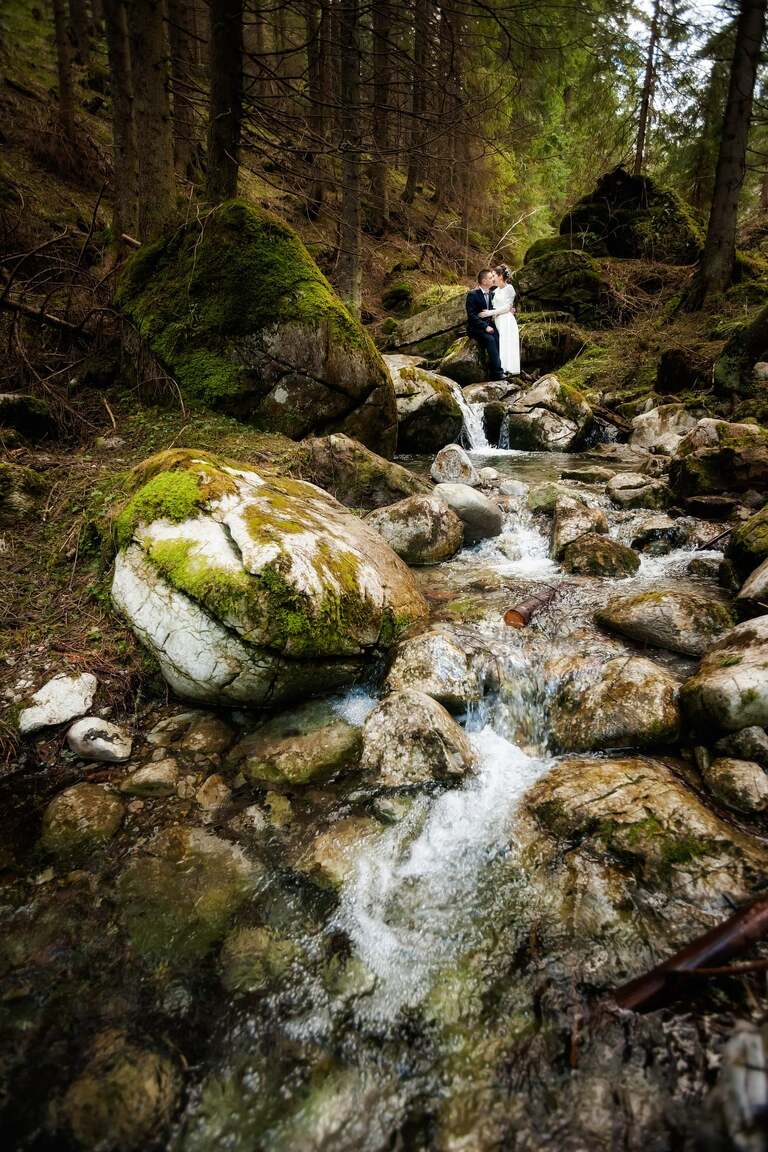 www.magiaobrazu.com, plener slubny w Tatrach, sesja ślubna tatrzanskie doliny; slub w koscielisku, karczma szymaszkowa zakopane, wesele w karczmie szymaszkowa zakopane; fotografia ślubna Tatry, tatrzanski plener slubny, sesja slubna w gorach, plener slubny w gorach, fotografia ślubna, fotograf ślubny Kraków, fotografowie ślubni, fotograf małopolska,dwóch fotografów na ślub; Anna i Jacek Bieniek; zdjęcia ślubne śląsk; sesja slubna na polanie