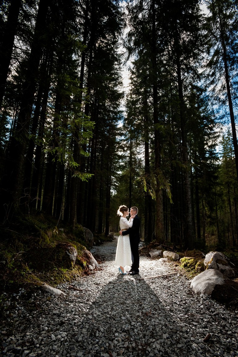 www.magiaobrazu.com, plener slubny w Tatrach, sesja ślubna tatrzanskie doliny; slub w koscielisku, karczma szymaszkowa zakopane, wesele w karczmie szymaszkowa zakopane; fotografia ślubna Tatry, tatrzanski plener slubny, sesja slubna w gorach, plener slubny w gorach, fotografia ślubna, fotograf ślubny Kraków, fotografowie ślubni, fotograf małopolska,dwóch fotografów na ślub; Anna i Jacek Bieniek; zdjęcia ślubne śląsk; sesja slubna na polanie