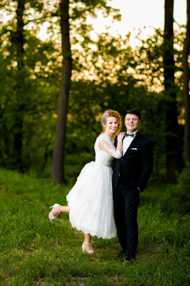 fotografia slubna slask, zdjecia slubne zory, fotograf slubny zory, zdjecia slubne slask, wesele paradise w zorach, slub w kosciele w orzeszu, zdjecia slubne katowice, dwoch fotografow na slub, fotografia slubna krakow, plener slubny na lotnisku, sesja slubna lotnisko