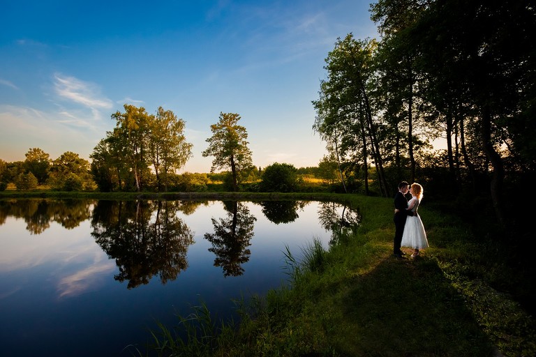 fotografia slubna slask, zdjecia slubne zory, fotograf slubny zory, zdjecia slubne slask, wesele paradise w zorach, slub w kosciele w orzeszu, zdjecia slubne katowice, dwoch fotografow na slub, fotografia slubna krakow, plener slubny na lotnisku, sesja slubna lotnisko