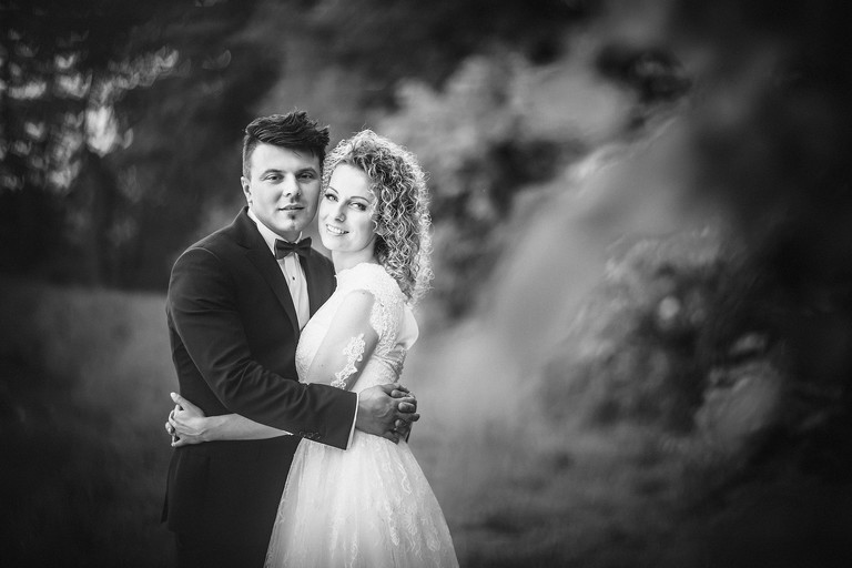 fotografia slubna slask, zdjecia slubne zory, fotograf slubny zory, zdjecia slubne slask, wesele paradise w zorach, slub w kosciele w orzeszu, zdjecia slubne katowice, dwoch fotografow na slub, fotografia slubna krakow, plener slubny na lotnisku, sesja slubna lotnisko