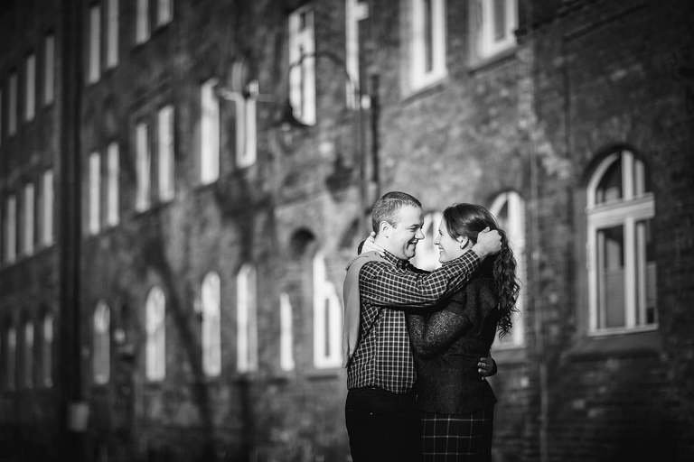 sesja narzeczenska nikiszowiec, sesja z tandemem, plener z tandemem, sesja narzeczenska na tandemie, miejska sesja narzeczenska, miejski plener narzeczenski, sesja zareczynowa slask, zdjecia zareczynowe slask, www.magiaobrazu.com, fotografia slubna śląsk, fotograf slubny krakow, zdjecia przedslubne slask, fotografia slubna slask, romantyczna sesja narzeczenska, engagement session, prewedding photosession,