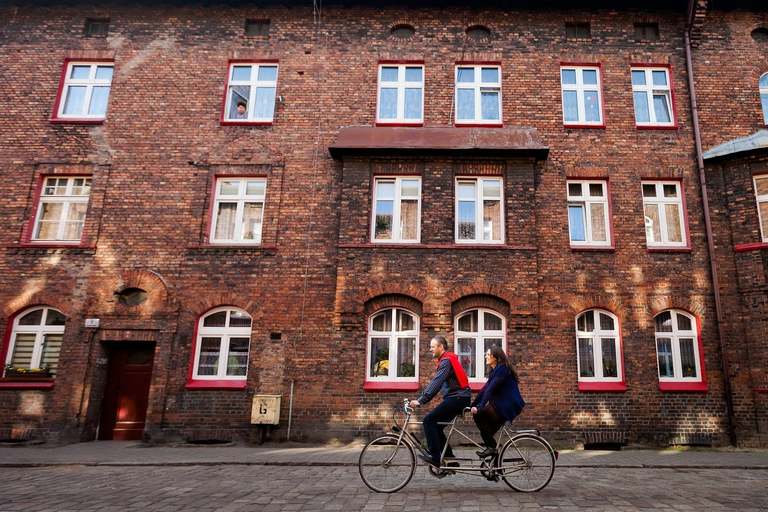 sesja narzeczenska nikiszowiec, sesja z tandemem, plener z tandemem, sesja narzeczenska na tandemie, miejska sesja narzeczenska, miejski plener narzeczenski, sesja zareczynowa slask, zdjecia zareczynowe slask, www.magiaobrazu.com, fotografia slubna śląsk, fotograf slubny krakow, zdjecia przedslubne slask, fotografia slubna slask, romantyczna sesja narzeczenska, engagement session, prewedding photosession,