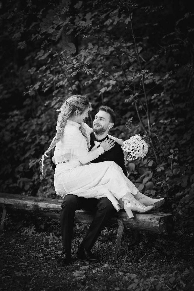 plener slubny lanckorona, sesja slubna lanckorona, sesja slubna w gorach, plener slubny w gorach, sesja slubna w beskidach, plener slubny beskidy, zdjecia slubne zywiec, fotografia slubna slask, zdjecia slubne slask, romantyczny plener slubny, fotograf slubny bielsko, plener slubny w lesie slask, sesja slubna w lesie slask, plener slubny las slask, fotografia slubna slask, zdjecia slubne slask, fotografia slubna katowice, zdjecia slubne katowice, romantyczna sesja slubna slask, zdjecia slubne bielsko, fotografia slubna bielsko, oryginalny plener slubny, oryginalna sesja slubna, www.magiaobrazu.com, Anna i Jacek Bieniek,