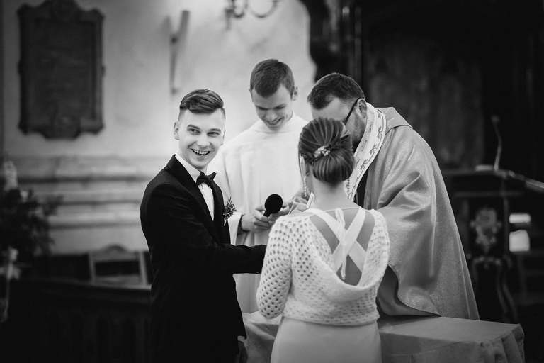 fotografia slubna, fotografia slubna krakow, zdjecia slubne krakow, fotograf slubny krakow, fotograf na wesele krakow, slub w kosciele na skalce w krakowie, kosciol na skalce krakow, wesele w witkowej chacie, hotel witek krakow, witkowa chata, wiosenny slub krakow, zdjecia slubne slask, fotografowie slubni krakow, dwoch fotografow na slub, najpiekniejsze zdjecia slubne, najlepsze zdjecia slubne, zdjecia slubne bielsko, fotograf slubny bielsko, www.magiaobrazu.com, zdjecia slubne bielsko, fotografia slubna slask, fotograf cieszyn, zdjecia slubne cieszyn