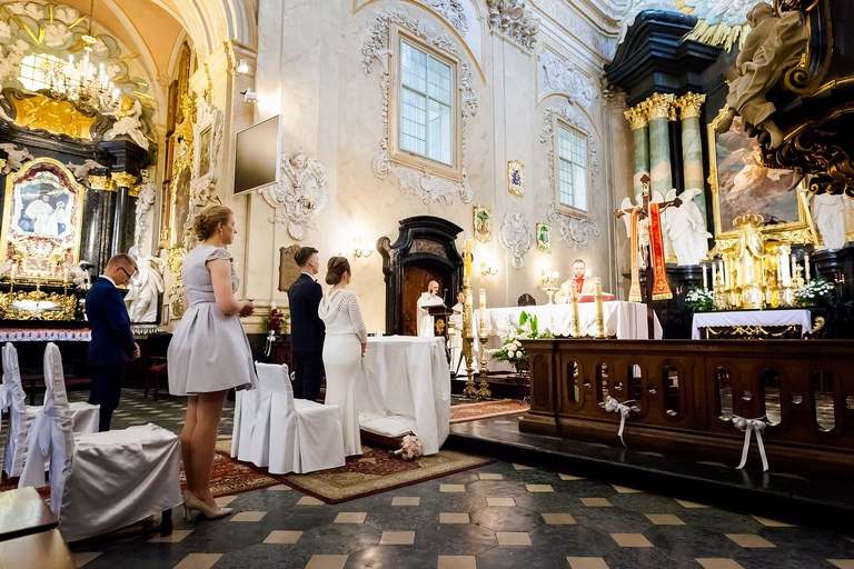 fotografia slubna, fotografia slubna krakow, zdjecia slubne krakow, fotograf slubny krakow, fotograf na wesele krakow, slub w kosciele na skalce w krakowie, kosciol na skalce krakow, wesele w witkowej chacie, hotel witek krakow, witkowa chata, wiosenny slub krakow, zdjecia slubne slask, fotografowie slubni krakow, dwoch fotografow na slub, najpiekniejsze zdjecia slubne, najlepsze zdjecia slubne, zdjecia slubne bielsko, fotograf slubny bielsko, www.magiaobrazu.com, zdjecia slubne bielsko, fotografia slubna slask, fotograf cieszyn, zdjecia slubne cieszyn