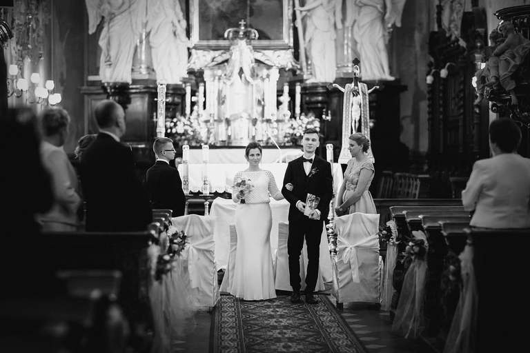 fotografia slubna, fotografia slubna krakow, zdjecia slubne krakow, fotograf slubny krakow, fotograf na wesele krakow, slub w kosciele na skalce w krakowie, kosciol na skalce krakow, wesele w witkowej chacie, hotel witek krakow, witkowa chata, wiosenny slub krakow, zdjecia slubne slask, fotografowie slubni krakow, dwoch fotografow na slub, najpiekniejsze zdjecia slubne, najlepsze zdjecia slubne, zdjecia slubne bielsko, fotograf slubny bielsko, www.magiaobrazu.com, zdjecia slubne bielsko, fotografia slubna slask, fotograf cieszyn, zdjecia slubne cieszyn