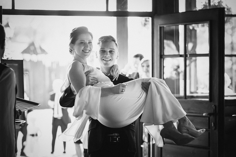 fotografia slubna, fotografia slubna krakow, zdjecia slubne krakow, fotograf slubny krakow, fotograf na wesele krakow, slub w kosciele na skalce w krakowie, kosciol na skalce krakow, wesele w witkowej chacie, hotel witek krakow, witkowa chata, wiosenny slub krakow, zdjecia slubne slask, fotografowie slubni krakow, dwoch fotografow na slub, najpiekniejsze zdjecia slubne, najlepsze zdjecia slubne, zdjecia slubne bielsko, fotograf slubny bielsko, www.magiaobrazu.com, zdjecia slubne bielsko, fotografia slubna slask, fotograf cieszyn, zdjecia slubne cieszyn