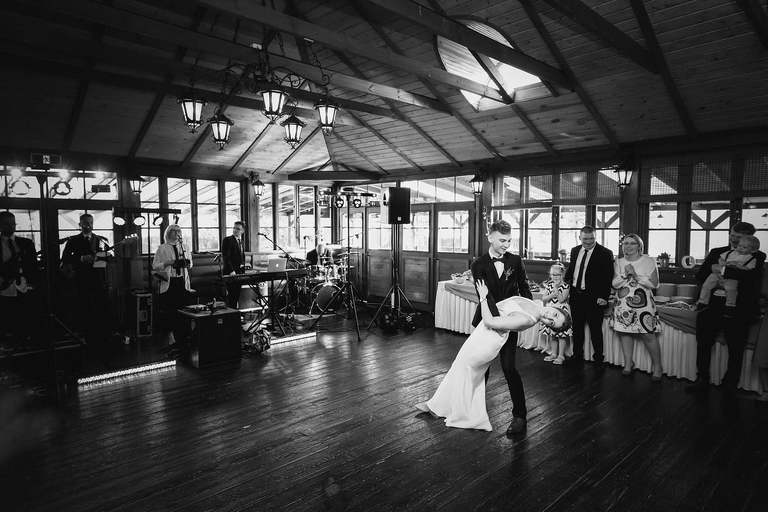 fotografia slubna, fotografia slubna krakow, zdjecia slubne krakow, fotograf slubny krakow, fotograf na wesele krakow, slub w kosciele na skalce w krakowie, kosciol na skalce krakow, wesele w witkowej chacie, hotel witek krakow, witkowa chata, wiosenny slub krakow, zdjecia slubne slask, fotografowie slubni krakow, dwoch fotografow na slub, najpiekniejsze zdjecia slubne, najlepsze zdjecia slubne, zdjecia slubne bielsko, fotograf slubny bielsko, www.magiaobrazu.com, zdjecia slubne bielsko, fotografia slubna slask, fotograf cieszyn, zdjecia slubne cieszyn