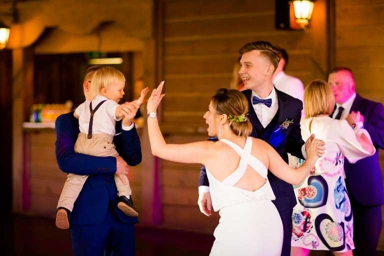 fotografia slubna, fotografia slubna krakow, zdjecia slubne krakow, fotograf slubny krakow, fotograf na wesele krakow, slub w kosciele na skalce w krakowie, kosciol na skalce krakow, wesele w witkowej chacie, hotel witek krakow, witkowa chata, wiosenny slub krakow, zdjecia slubne slask, fotografowie slubni krakow, dwoch fotografow na slub, najpiekniejsze zdjecia slubne, najlepsze zdjecia slubne, zdjecia slubne bielsko, fotograf slubny bielsko, www.magiaobrazu.com, zdjecia slubne bielsko, fotografia slubna slask, fotograf cieszyn, zdjecia slubne cieszyn