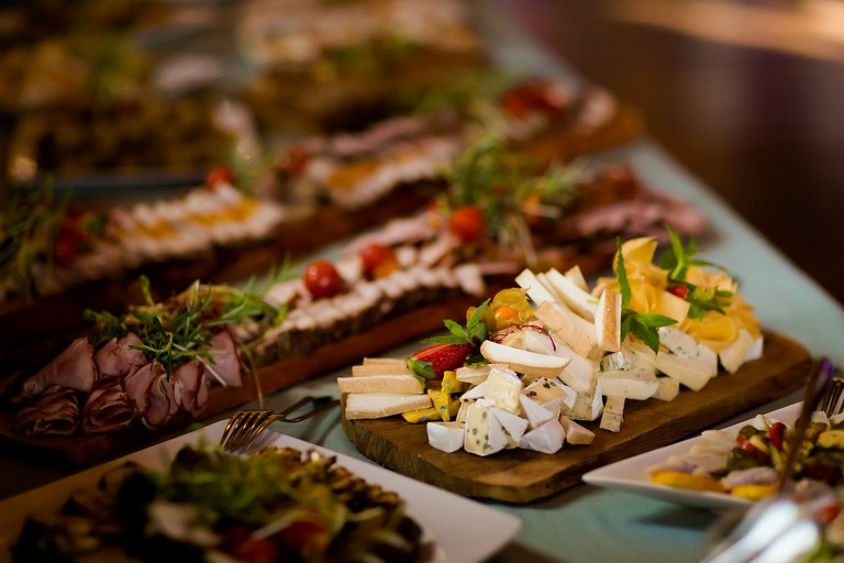 fotografia slubna, fotografia slubna krakow, zdjecia slubne krakow, fotograf slubny krakow, fotograf na wesele krakow, slub w kosciele na skalce w krakowie, kosciol na skalce krakow, wesele w witkowej chacie, hotel witek krakow, witkowa chata, wiosenny slub krakow, zdjecia slubne slask, fotografowie slubni krakow, dwoch fotografow na slub, najpiekniejsze zdjecia slubne, najlepsze zdjecia slubne, zdjecia slubne bielsko, fotograf slubny bielsko, www.magiaobrazu.com, zdjecia slubne bielsko, fotografia slubna slask, fotograf cieszyn, zdjecia slubne cieszyn