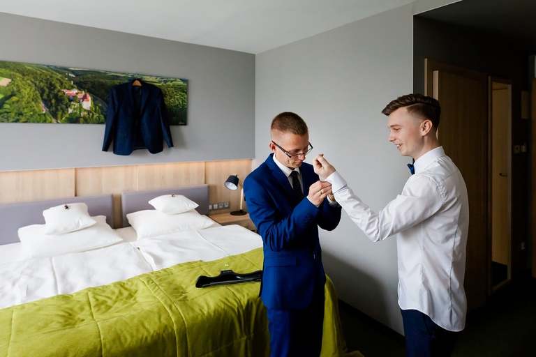 fotografia slubna, fotografia slubna krakow, zdjecia slubne krakow, fotograf slubny krakow, fotograf na wesele krakow, slub w kosciele na skalce w krakowie, kosciol na skalce krakow, wesele w witkowej chacie, hotel witek krakow, witkowa chata, wiosenny slub krakow, zdjecia slubne slask, fotografowie slubni krakow, dwoch fotografow na slub, najpiekniejsze zdjecia slubne, najlepsze zdjecia slubne, zdjecia slubne bielsko, fotograf slubny bielsko, www.magiaobrazu.com, zdjecia slubne bielsko, fotografia slubna slask, fotograf cieszyn, zdjecia slubne cieszyn