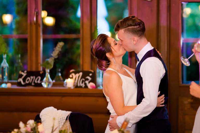 fotografia slubna, fotografia slubna krakow, zdjecia slubne krakow, fotograf slubny krakow, fotograf na wesele krakow, slub w kosciele na skalce w krakowie, kosciol na skalce krakow, wesele w witkowej chacie, hotel witek krakow, witkowa chata, wiosenny slub krakow, zdjecia slubne slask, fotografowie slubni krakow, dwoch fotografow na slub, najpiekniejsze zdjecia slubne, najlepsze zdjecia slubne, zdjecia slubne bielsko, fotograf slubny bielsko, www.magiaobrazu.com, zdjecia slubne bielsko, fotografia slubna slask, fotograf cieszyn, zdjecia slubne cieszyn