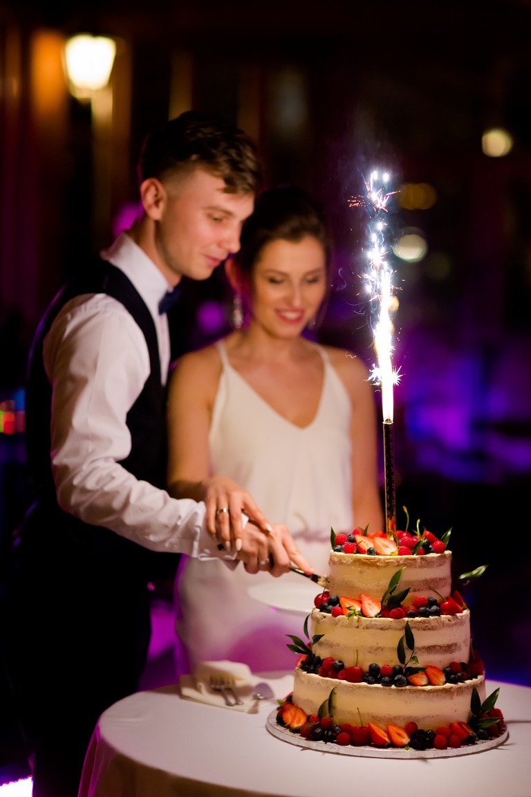 fotografia slubna, fotografia slubna krakow, zdjecia slubne krakow, fotograf slubny krakow, fotograf na wesele krakow, slub w kosciele na skalce w krakowie, kosciol na skalce krakow, wesele w witkowej chacie, hotel witek krakow, witkowa chata, wiosenny slub krakow, zdjecia slubne slask, fotografowie slubni krakow, dwoch fotografow na slub, najpiekniejsze zdjecia slubne, najlepsze zdjecia slubne, zdjecia slubne bielsko, fotograf slubny bielsko, www.magiaobrazu.com, zdjecia slubne bielsko, fotografia slubna slask, fotograf cieszyn, zdjecia slubne cieszyn