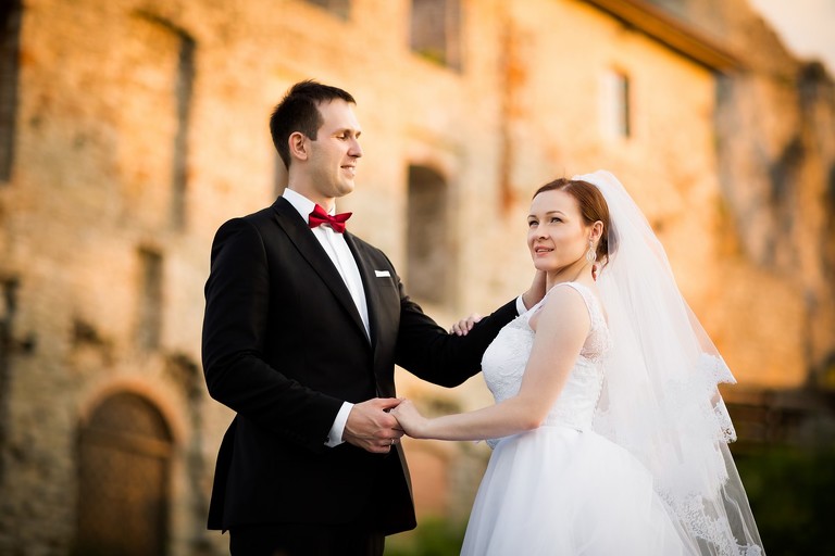 sesja slubna na pustyni, plener slubny pustynia, sesja slubna na zamku, plener slubny zamek, zamkowy plener slubny, sesja slubna na jurze, plener na zamku, fotografia slubna slask, zdjecia slubne brzeszcze, fotograf slubny brzeszcze, zdjecia slubne slask, zdjecia slubne katowice, dwoch fotografow na slub, fotografia slubna krakow,