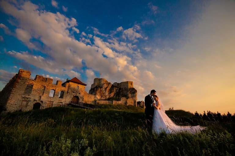 sesja slubna na pustyni, plener slubny pustynia, sesja slubna na zamku, plener slubny zamek, zamkowy plener slubny, sesja slubna na jurze, plener na zamku, fotografia slubna slask, zdjecia slubne brzeszcze, fotograf slubny brzeszcze, zdjecia slubne slask, zdjecia slubne katowice, dwoch fotografow na slub, fotografia slubna krakow,
