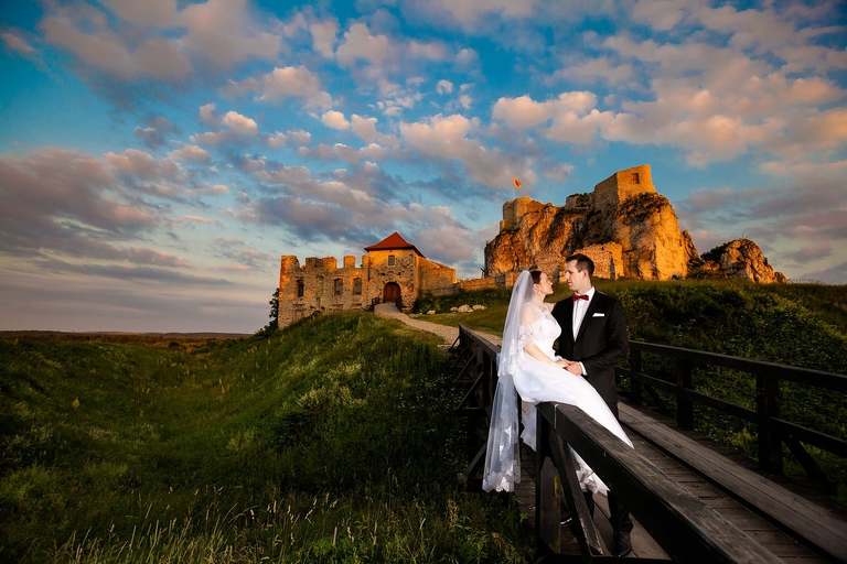 sesja slubna na pustyni, plener slubny pustynia, sesja slubna na zamku, plener slubny zamek, zamkowy plener slubny, sesja slubna na jurze, plener na zamku, fotografia slubna slask, zdjecia slubne brzeszcze, fotograf slubny brzeszcze, zdjecia slubne slask, zdjecia slubne katowice, dwoch fotografow na slub, fotografia slubna krakow,