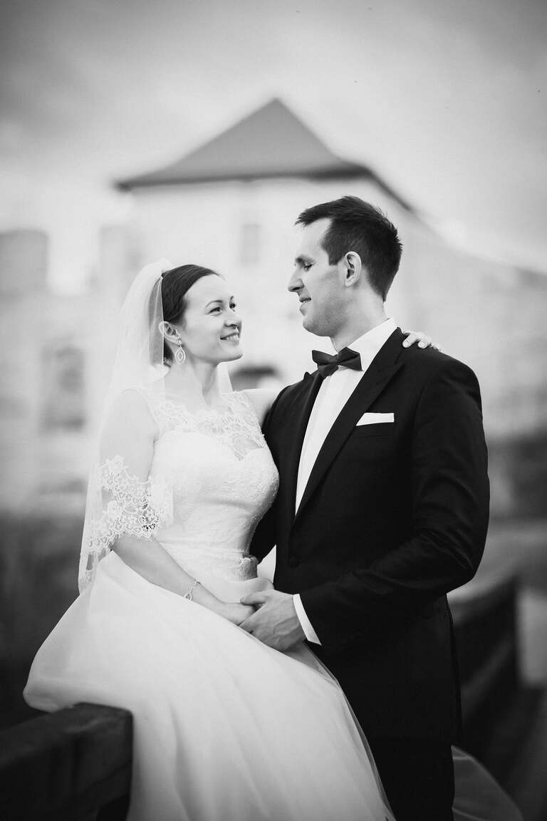 sesja slubna na pustyni, plener slubny pustynia, sesja slubna na zamku, plener slubny zamek, zamkowy plener slubny, sesja slubna na jurze, plener na zamku, fotografia slubna slask, zdjecia slubne brzeszcze, fotograf slubny brzeszcze, zdjecia slubne slask, zdjecia slubne katowice, dwoch fotografow na slub, fotografia slubna krakow,