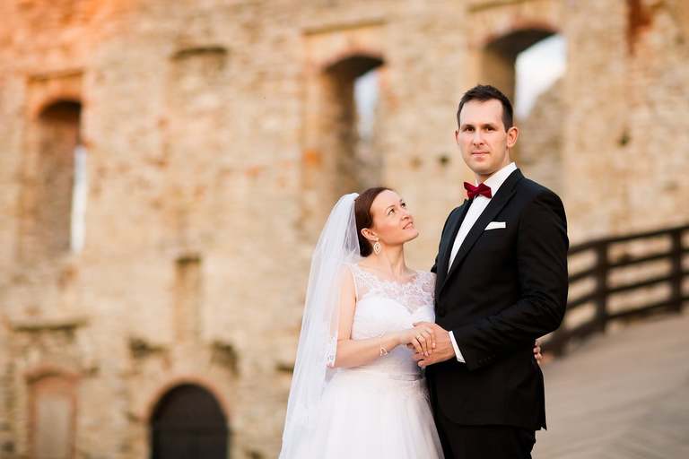 sesja slubna na pustyni, plener slubny pustynia, sesja slubna na zamku, plener slubny zamek, zamkowy plener slubny, sesja slubna na jurze, plener na zamku, fotografia slubna slask, zdjecia slubne brzeszcze, fotograf slubny brzeszcze, zdjecia slubne slask, zdjecia slubne katowice, dwoch fotografow na slub, fotografia slubna krakow,