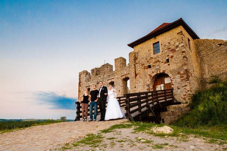 sesja slubna na pustyni, plener slubny pustynia, sesja slubna na zamku, plener slubny zamek, zamkowy plener slubny, sesja slubna na jurze, plener na zamku, fotografia slubna slask, zdjecia slubne brzeszcze, fotograf slubny brzeszcze, zdjecia slubne slask, zdjecia slubne katowice, dwoch fotografow na slub, fotografia slubna krakow,