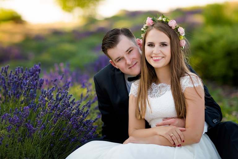 wiosenna sesja slubna, wiosenny plener slubny, sesja slubna w lawendzie, plener slubny na polu lawendy, sesja slubna w zbozu, plener slubny zboze, fotografia slubna krakow, zdjecia slubne krakow, plener slubny w lesie, www.magiaobrazu.com, fotografia slubna, romantyczna sesja slubna, fotografia ślubna, piekny plener slubny, piekna sesja slubna, fotograf ślubny Kraków, fotografowie ślubni, fotograf slask,dwóch fotografów na ślub, Anna i Jacek Bieniek, zdjęcia ślubne śląsk,