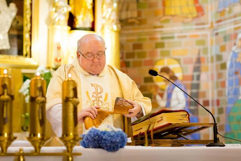 fotografia slubna, fotografia slubna krakow, zdjecia slubne oswiecim, zdjecia slubne krakow, fotograf slubny krakow, fotograf na wesele krakow, slub w kosciele w zalasiu, slub zalas, wesele Kasztel Kajasowka w Rybnej, wesele w Kajasowce Rybna, zdjecia slubne bielsko, fotograf slubny bielsko, www.magiaobrazu.com, zdjecia slubne bielsko, fotografia slubna slask, fotograf cieszyn, zdjecia slubne cieszyn, fotografia slubna oswiecin