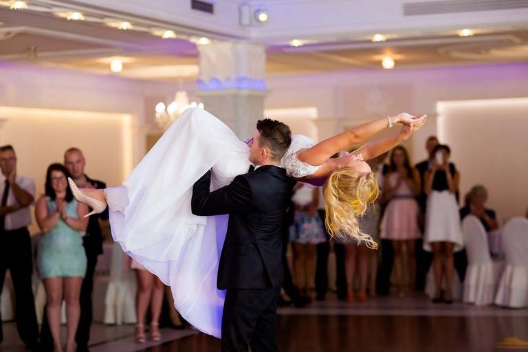 fotografia slubna, fotografia slubna krakow, zdjecia slubne oswiecim, zdjecia slubne krakow, fotograf slubny krakow, fotograf na wesele krakow, slub w kosciele w zalasiu, slub zalas, wesele Kasztel Kajasowka w Rybnej, wesele w Kajasowce Rybna, zdjecia slubne bielsko, fotograf slubny bielsko, www.magiaobrazu.com, zdjecia slubne bielsko, fotografia slubna slask, fotograf cieszyn, zdjecia slubne cieszyn, fotografia slubna oswiecin