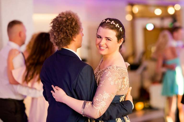 fotografia slubna, fotografia slubna krakow, zdjecia slubne oswiecim, zdjecia slubne krakow, fotograf slubny krakow, fotograf na wesele krakow, slub w kosciele w zalasiu, slub zalas, wesele Kasztel Kajasowka w Rybnej, wesele w Kajasowce Rybna, zdjecia slubne bielsko, fotograf slubny bielsko, www.magiaobrazu.com, zdjecia slubne bielsko, fotografia slubna slask, fotograf cieszyn, zdjecia slubne cieszyn, fotografia slubna oswiecin