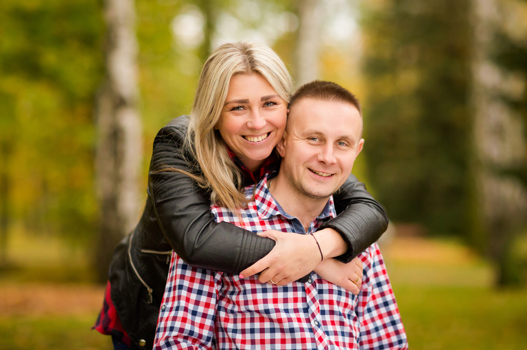 sesje par pszczyna, sesja rocznicowa pary pszczyna, fotografia rodzinna pszczyna, sesje rodzinne pszczyna, plener rocznicowy pszczyna, sesja z okazji rocznicy slubu, sesja narzeczenska katowice, miejska sesja sesja zareczynowa slask, sesja narzeczenska pszczyna, zdjecia zareczynowe slask, www.magiaobrazu.com, fotografia slubna slask, fotograf slubny krakow, zdjecia przedslubne slask, fotografia slubna slask, romantyczna sesja narzeczenska, engagement session, prewedding photosession,