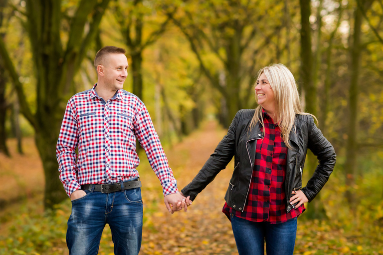 sesje par pszczyna, sesja rocznicowa pary pszczyna, fotografia rodzinna pszczyna, sesje rodzinne pszczyna, plener rocznicowy pszczyna, sesja z okazji rocznicy slubu, sesja narzeczenska katowice, miejska sesja sesja zareczynowa slask, sesja narzeczenska pszczyna, zdjecia zareczynowe slask, www.magiaobrazu.com, fotografia slubna slask, fotograf slubny krakow, zdjecia przedslubne slask, fotografia slubna slask, romantyczna sesja narzeczenska, engagement session, prewedding photosession,