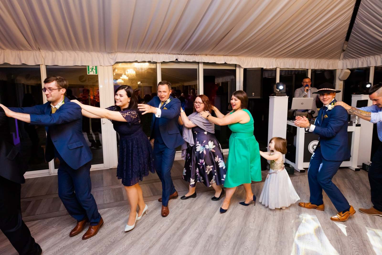 plenerowy slub slask, slub plenerowy w beskidach, slub w alpinie, wesele w alpinie, plenerowa ceremonia alpin, ceremonia w plenerze alpin, wesele w hotelu Alpin w Szczyrku, wesele w alpinie szczyrk, fotografia slubna szczyrk, zdjecia slubne szczyrk, fotograf slubny bielsko, fotograf na wesele bielsko, fotograf slubny szczyrk, fotografia slubna slask, fotografia slubna katowice, zdjecia slubne katowice, fotograf slubny katowice, zdjecia slubne bielsko, dwoch fotografow na slub, fotografia slubna krakow,