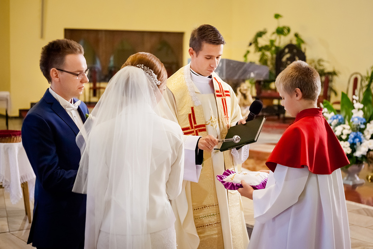 fotograf slubny slask; dwoje fotografow na slub; fotografowie slubni slask; fotograf slubny bielsko; fotografia slubna, reportaz slubny, www.magiaobrazu.com, zdjecia slubne, fotoreportaz slubny; fotograf pszczyna; zdjecia slubne bielsko; dworek weselny w bestwince;