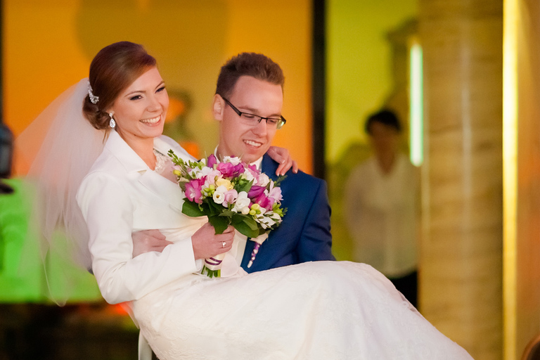 fotograf slubny slask; dwoje fotografow na slub; fotografowie slubni slask; fotograf slubny bielsko; fotografia slubna, reportaz slubny, www.magiaobrazu.com, zdjecia slubne, fotoreportaz slubny; fotograf pszczyna; zdjecia slubne bielsko; dworek weselny w bestwince;