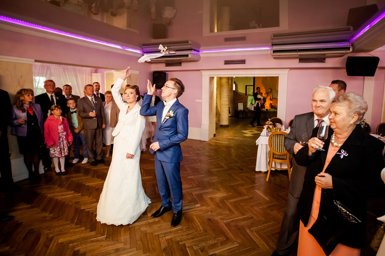 fotograf slubny slask; dwoje fotografow na slub; fotografowie slubni slask; fotograf slubny bielsko; fotografia slubna, reportaz slubny, www.magiaobrazu.com, zdjecia slubne, fotoreportaz slubny; fotograf pszczyna; zdjecia slubne bielsko; dworek weselny w bestwince;