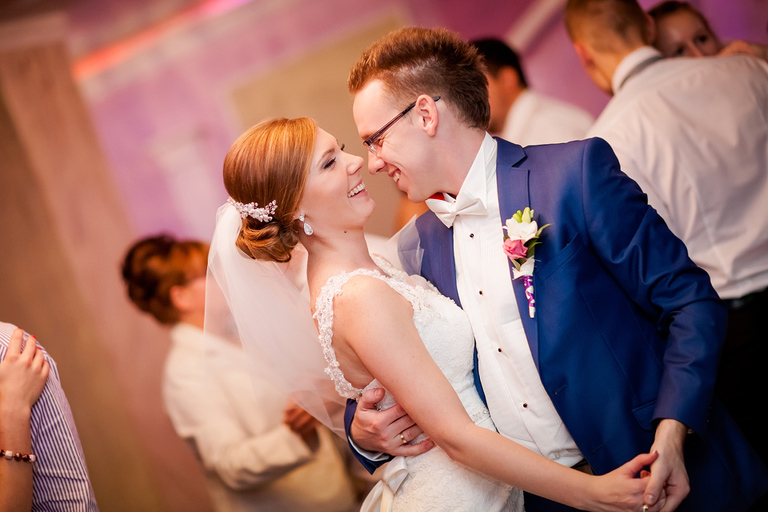 fotograf slubny slask; dwoje fotografow na slub; fotografowie slubni slask; fotograf slubny bielsko; fotografia slubna, reportaz slubny, www.magiaobrazu.com, zdjecia slubne, fotoreportaz slubny; fotograf pszczyna; zdjecia slubne bielsko; dworek weselny w bestwince;