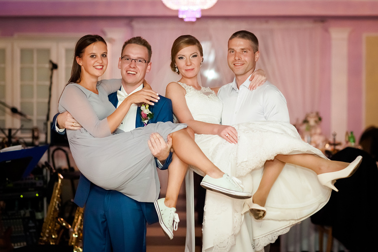 fotograf slubny slask; dwoje fotografow na slub; fotografowie slubni slask; fotograf slubny bielsko; fotografia slubna, reportaz slubny, www.magiaobrazu.com, zdjecia slubne, fotoreportaz slubny; fotograf pszczyna; zdjecia slubne bielsko; dworek weselny w bestwince;