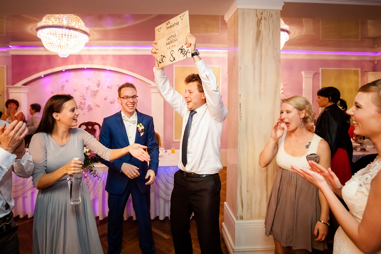 fotograf slubny slask; dwoje fotografow na slub; fotografowie slubni slask; fotograf slubny bielsko; fotografia slubna, reportaz slubny, www.magiaobrazu.com, zdjecia slubne, fotoreportaz slubny; fotograf pszczyna; zdjecia slubne bielsko; dworek weselny w bestwince;